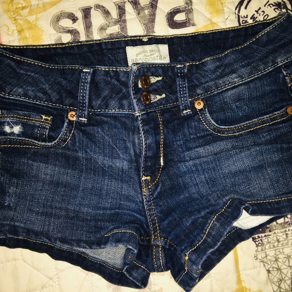 NWOT Women's Aeropostale Shorts Size 3/4